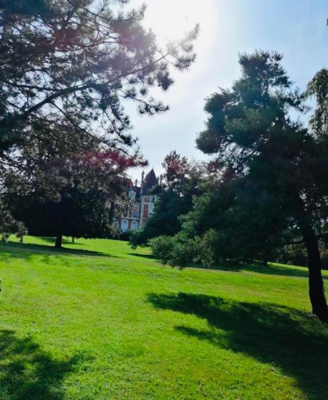 Un Appartement Dans Un Chateau Deauville Extérieur photo