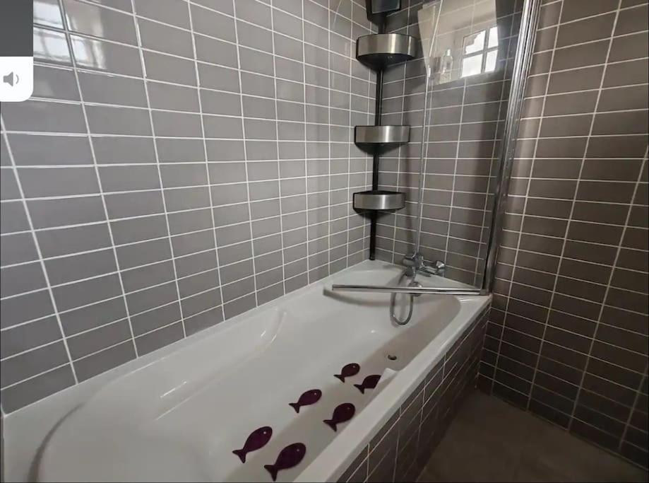 Un Appartement Dans Un Chateau Deauville Extérieur photo